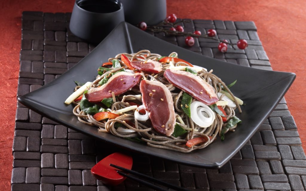 SALADE_DE_NOUILLES_SOBA_ET_MAGRET_DE_CANARD