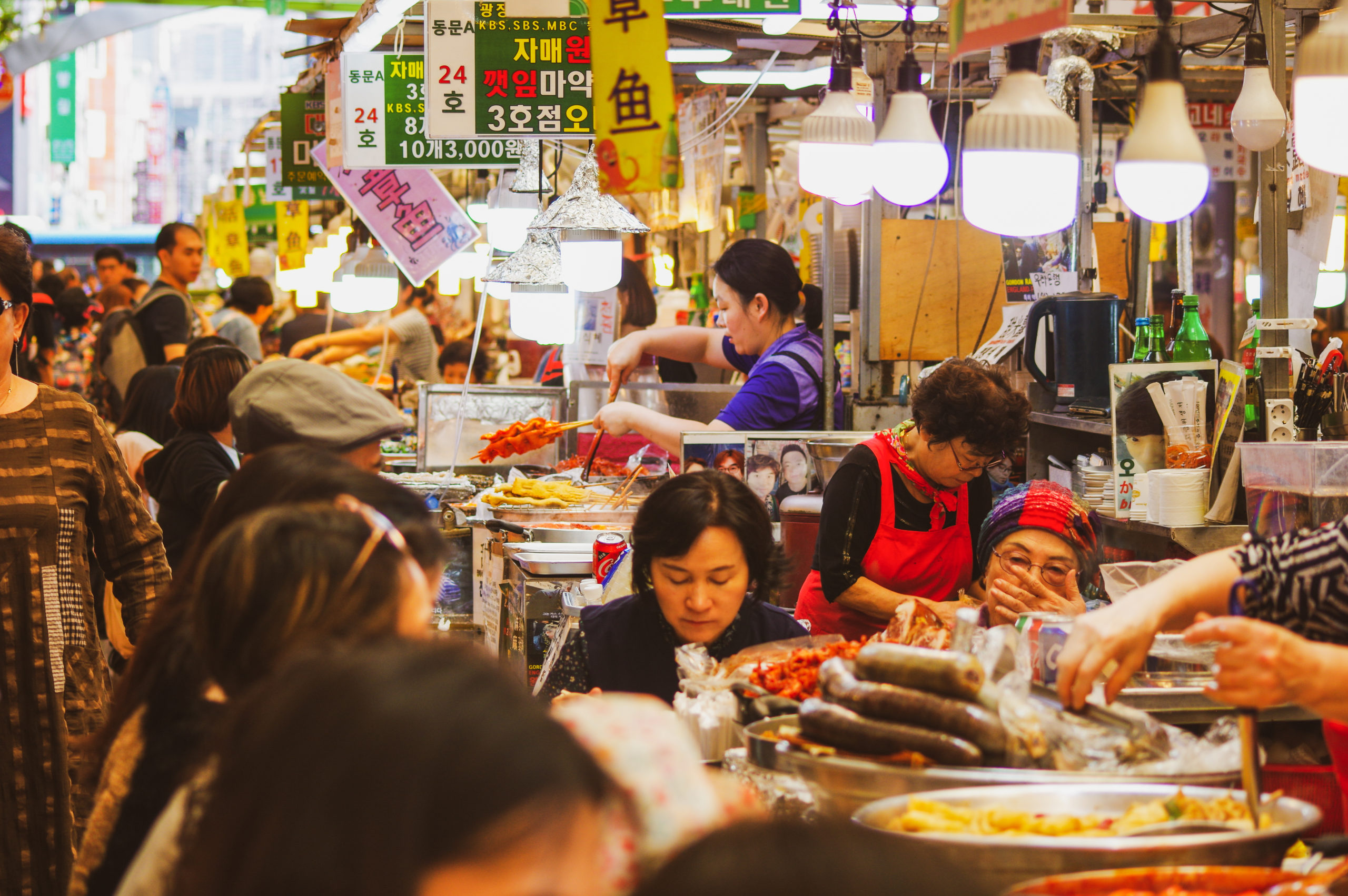 Gwangjang life, business owners and customers in a typical lunch time